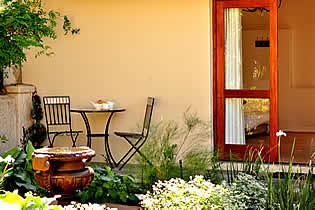 Garden patio at Humansdorp B&B self catering accommodation